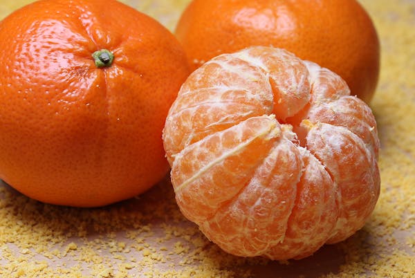 Fresh oranges